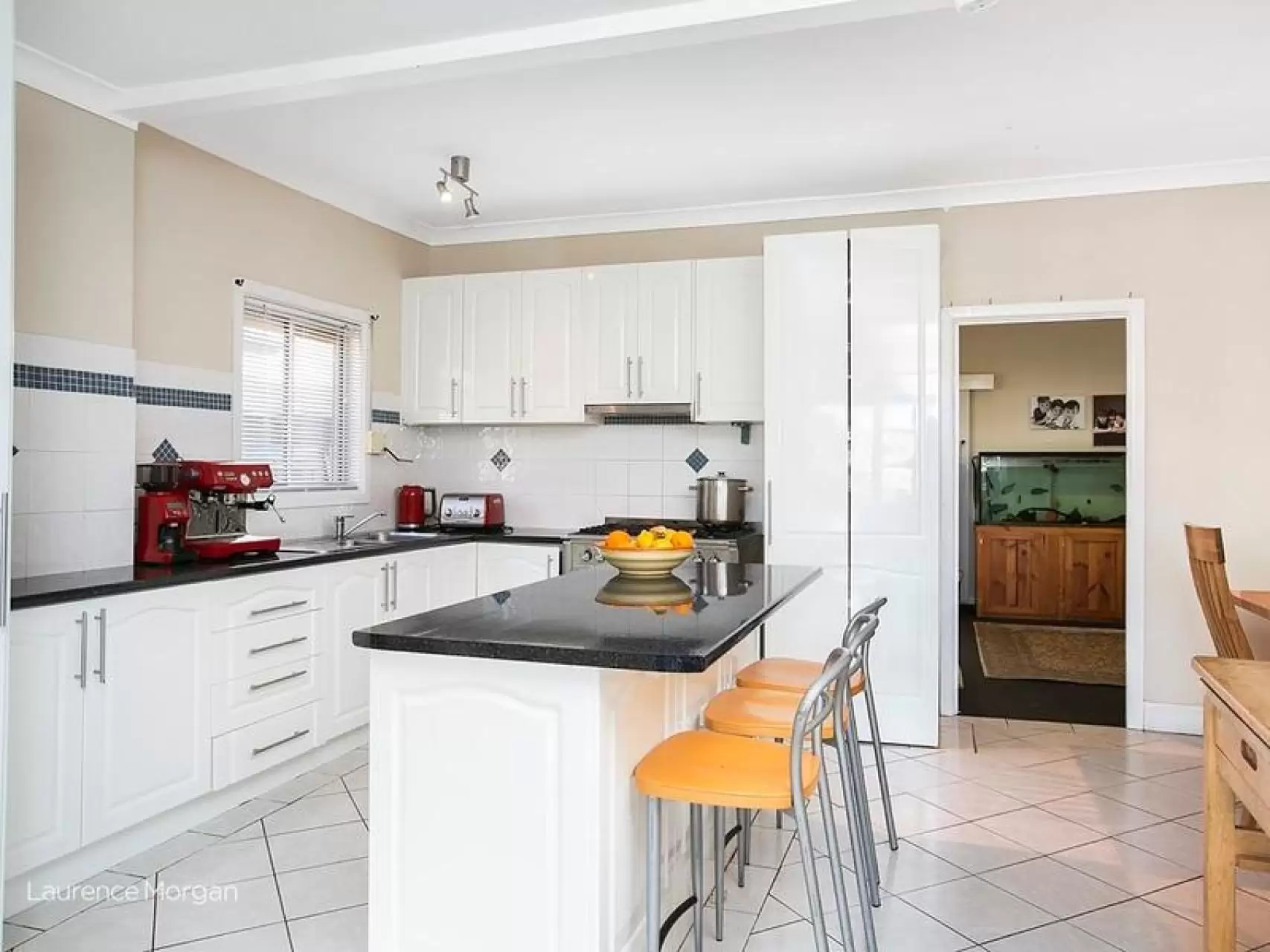 37 Lindsay Street, Unanderra Sold by Laurence Morgan Real Estate - image 2