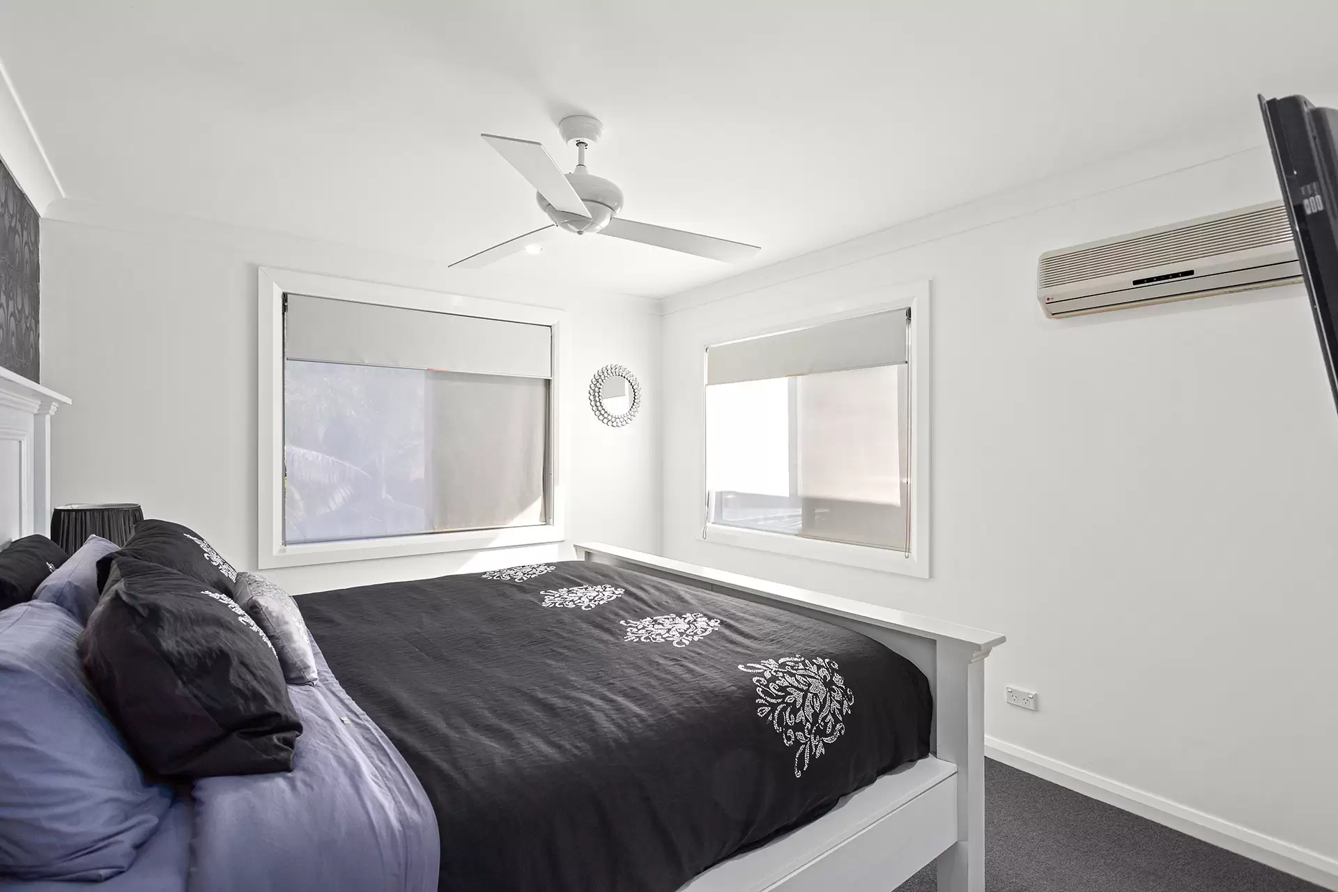 5 Stanley Avenue, Farmborough Heights Sold by Laurence Morgan Real Estate - image 5
