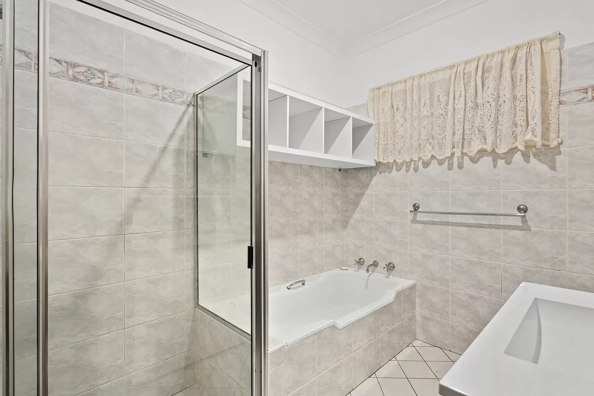 32 Lombard Avenue, Fairy Meadow Sold by Laurence Morgan Real Estate - image 6