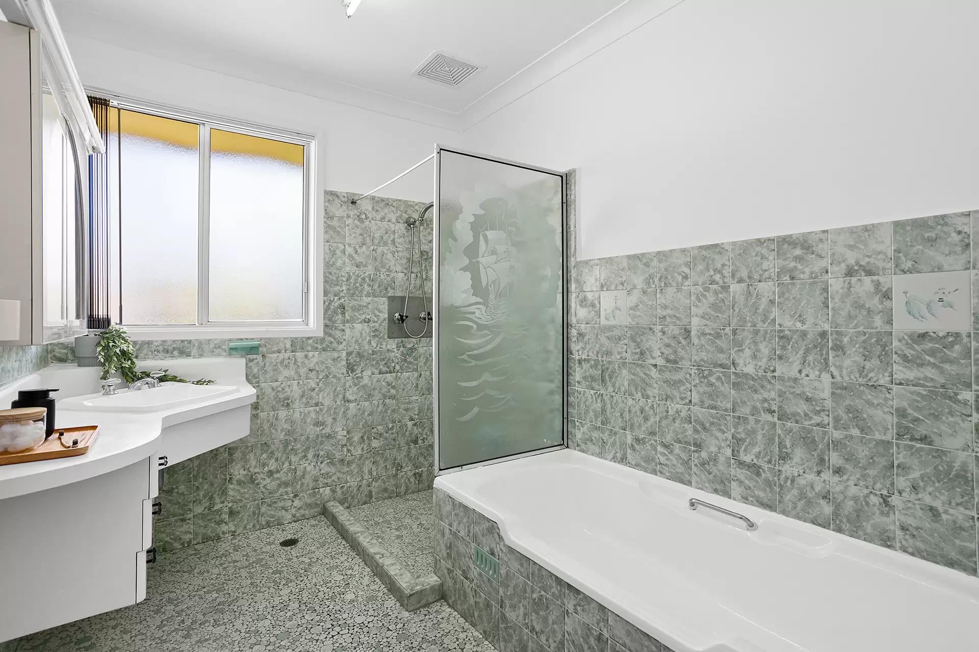 10 Hardie Street, Corrimal Sold by Laurence Morgan Real Estate - image 5