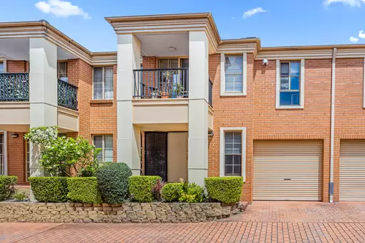 17/6 Kembla Street, Balgownie Sold by Laurence Morgan Real Estate