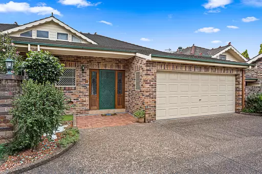 2/10 Kembla Street, Balgownie Sold by Laurence Morgan Real Estate