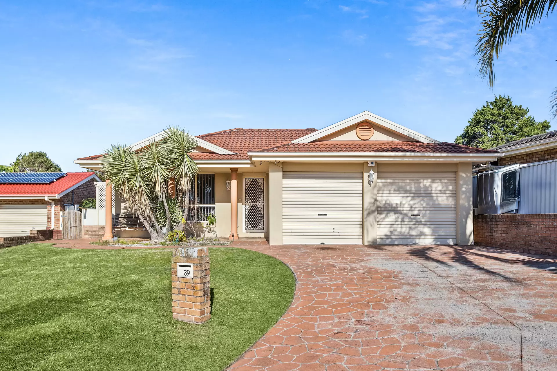 39 Charlotte Crescent, Albion Park Sold by Laurence Morgan Real Estate - image 1