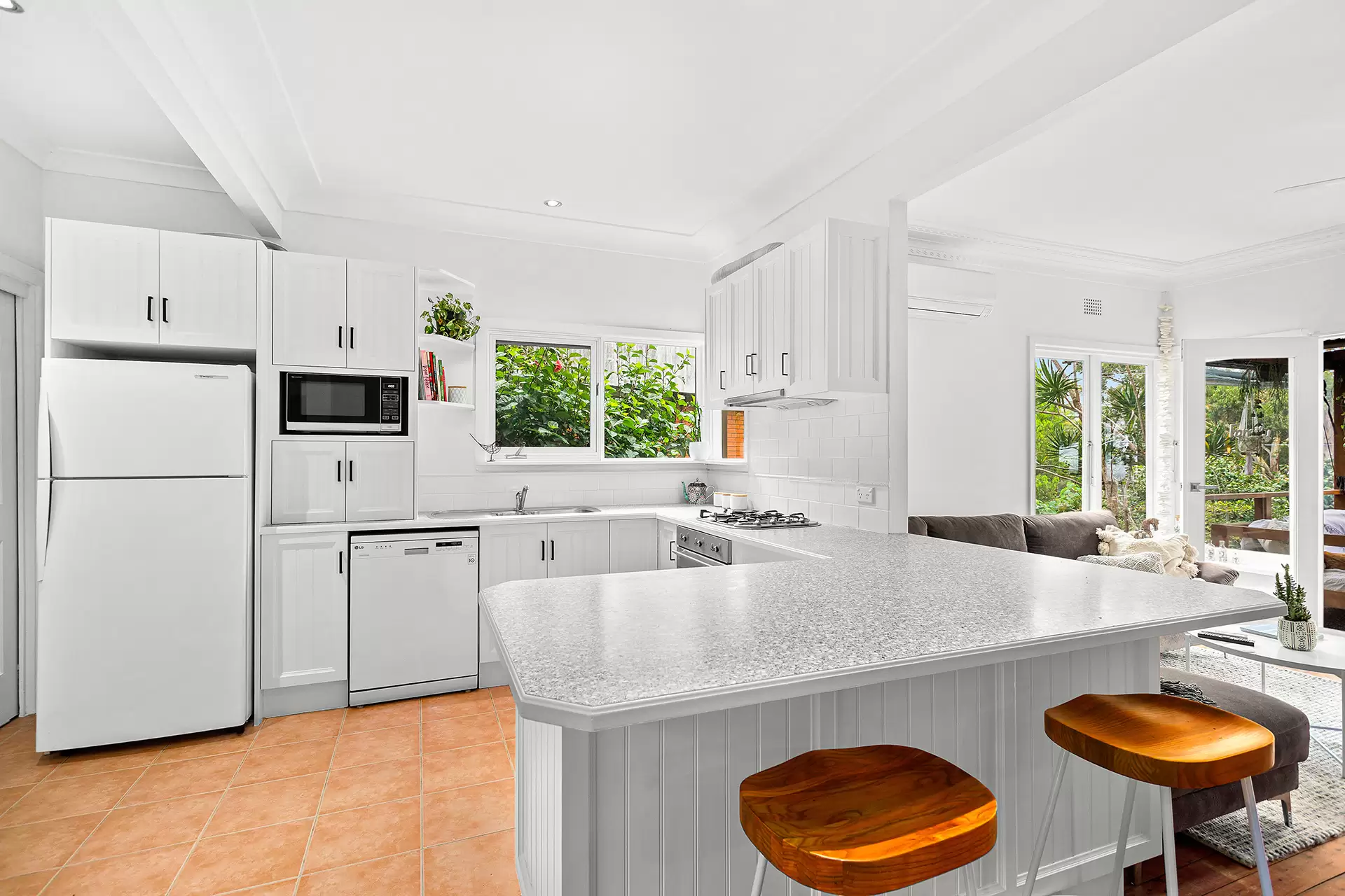 2 June Parade, Woonona Sold by Laurence Morgan Real Estate - image 4