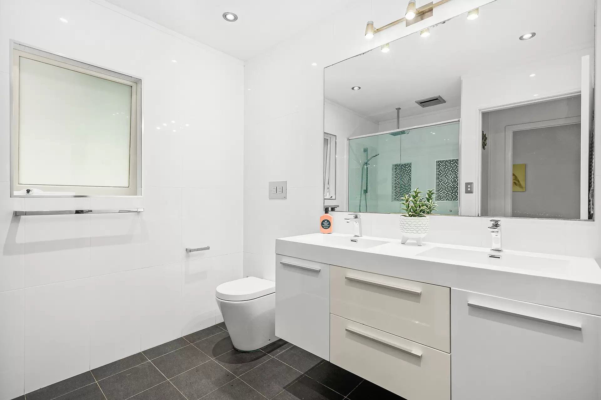 2 June Parade, Woonona Sold by Laurence Morgan Real Estate - image 6
