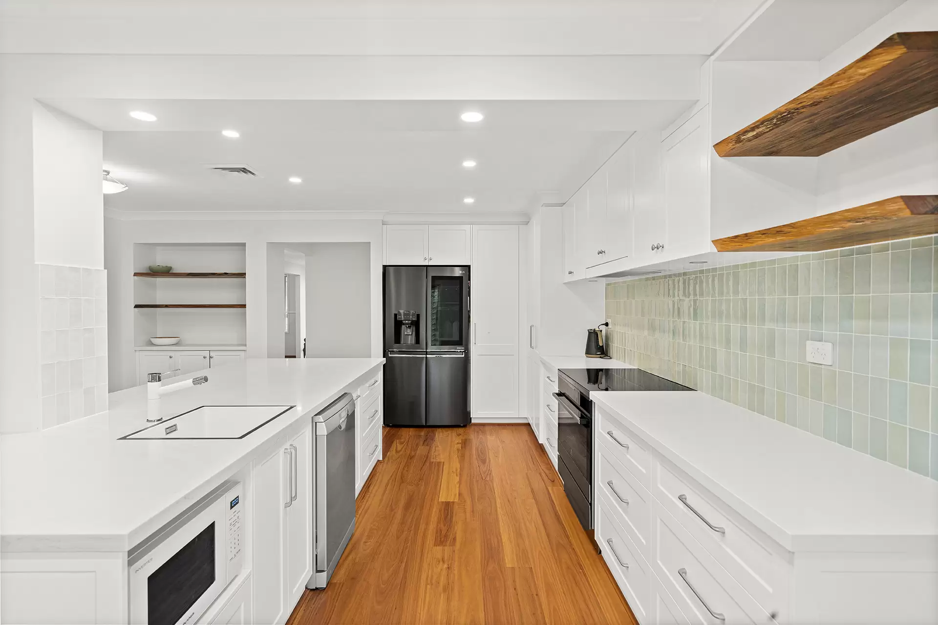 10 Robert Westmacott Avenue, Woonona Sold by Laurence Morgan Real Estate - image 4