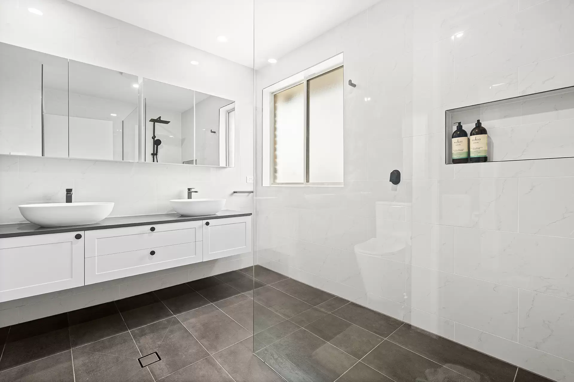 10 Robert Westmacott Avenue, Woonona Sold by Laurence Morgan Real Estate - image 12