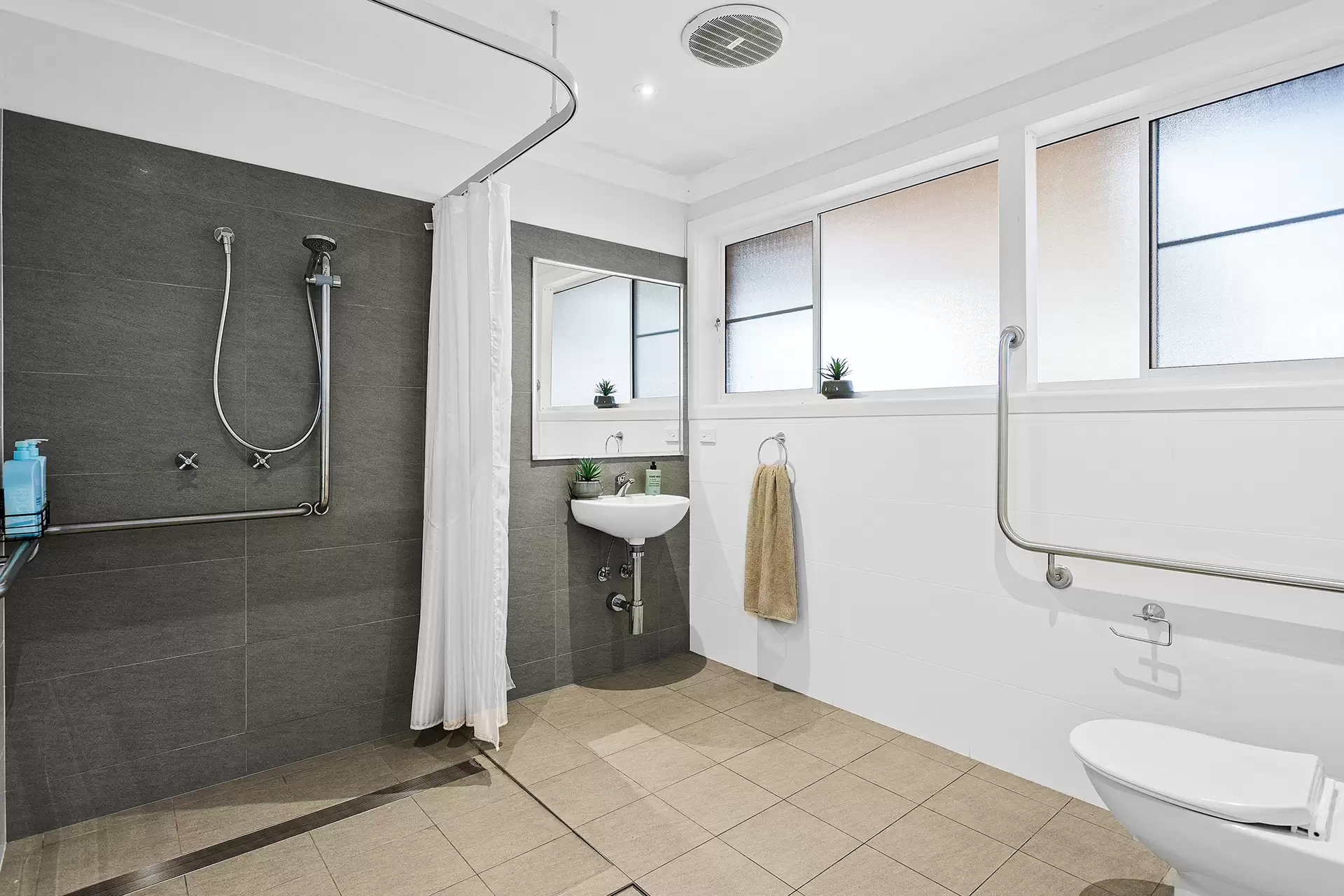 5 Cottage Green, Mount Ousley Sold by Laurence Morgan Real Estate - image 5