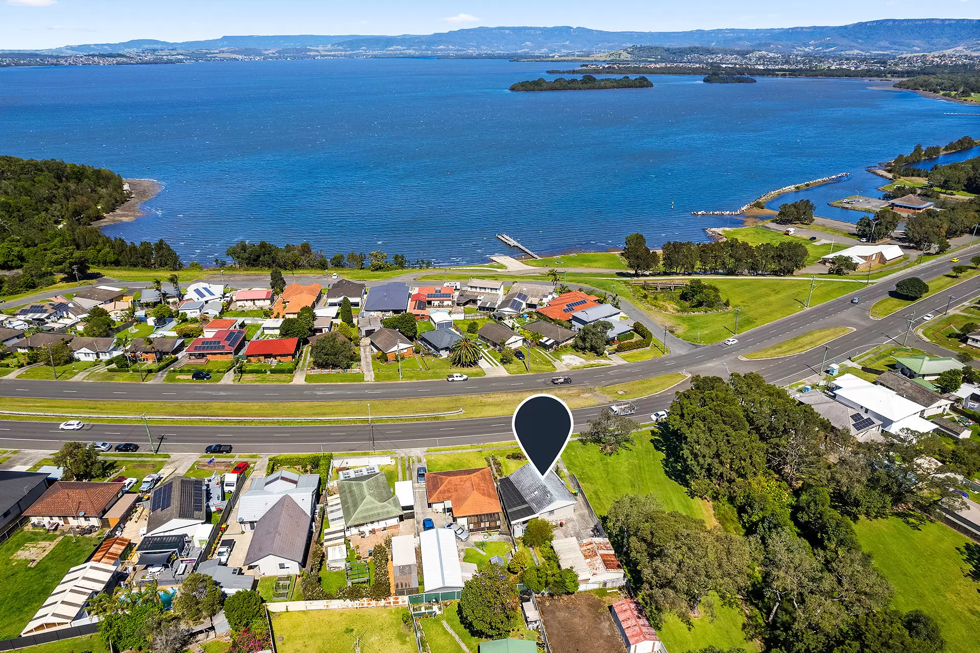 426 Northcliffe Drive, Berkeley Sold by Laurence Morgan Real Estate - image 2