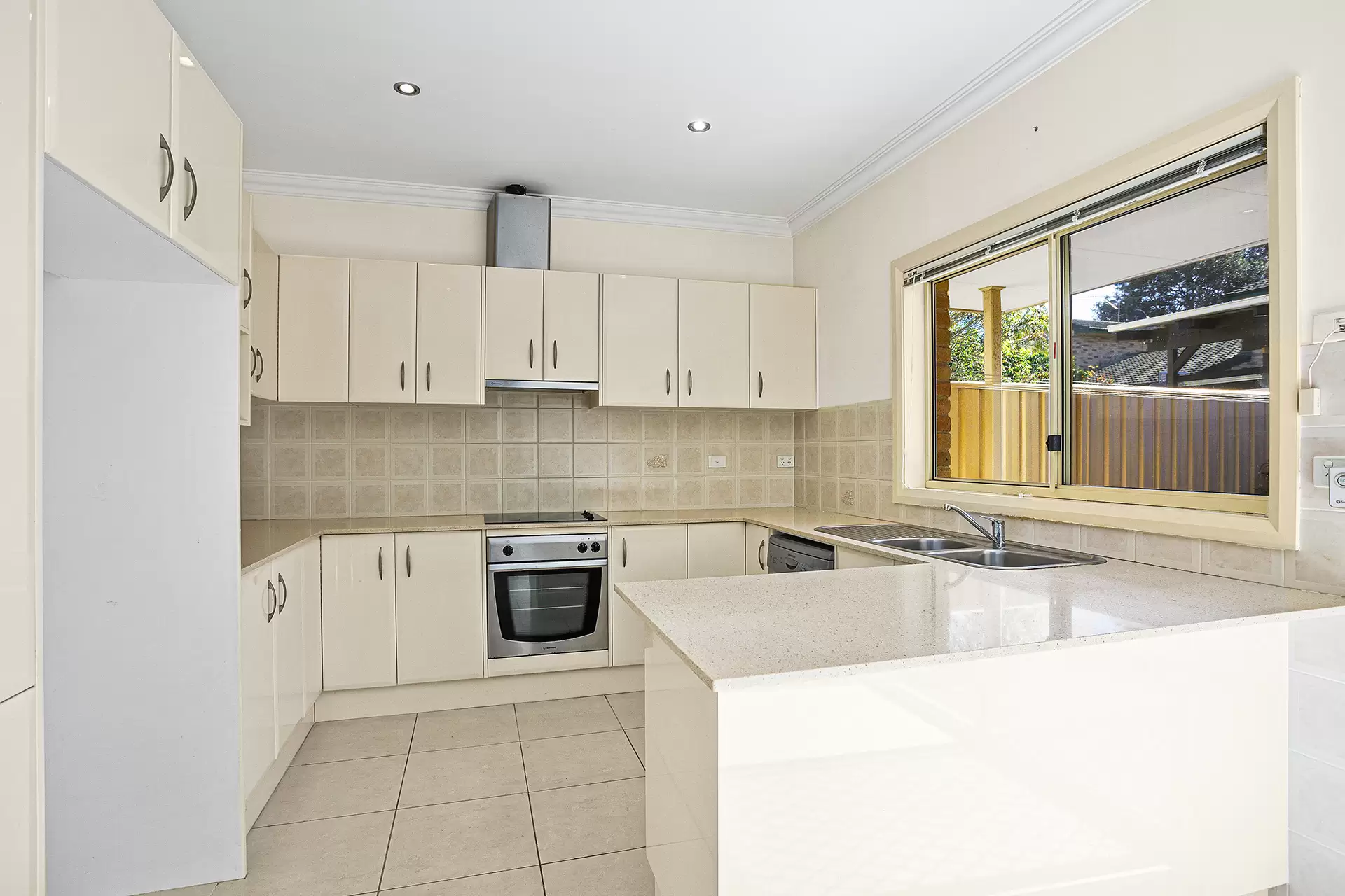 1/14-16 Chester Street, Bellambi Sold by Laurence Morgan Real Estate - image 3