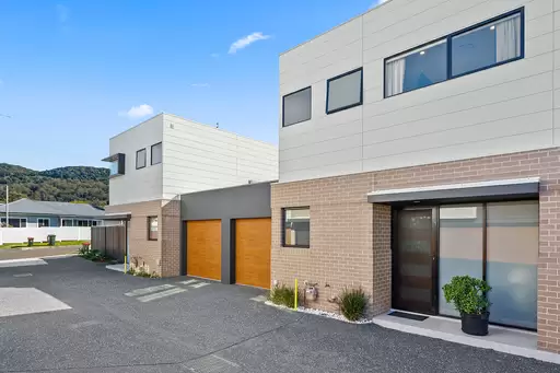 5/17 Buckland Street, Balgownie Sold by Laurence Morgan Real Estate