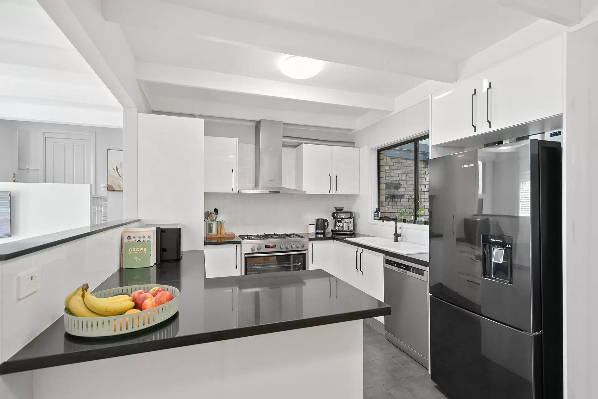 44 Scenic Crescent, Albion Park Sold by Laurence Morgan Real Estate - image 3