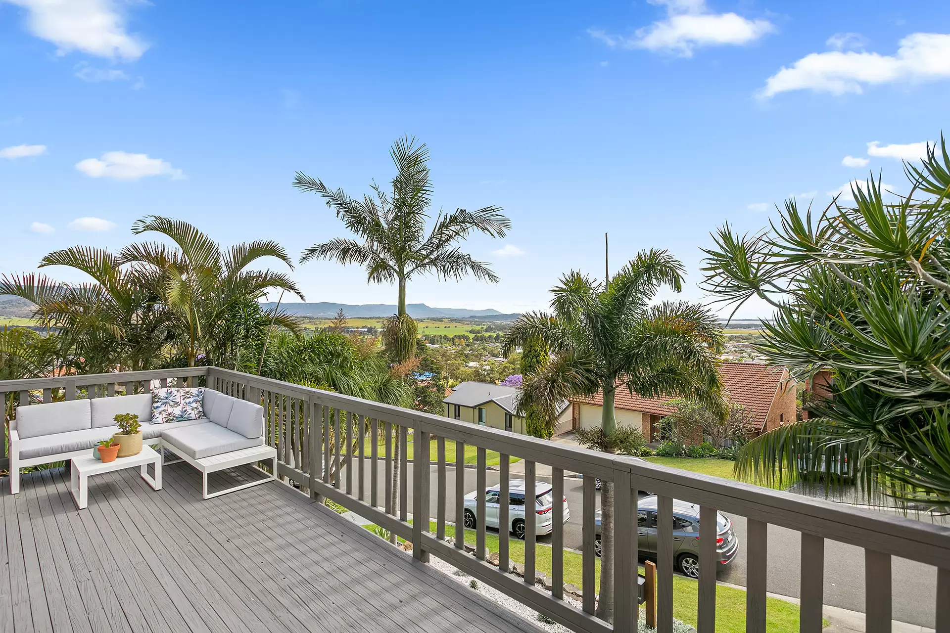 44 Scenic Crescent, Albion Park Sold by Laurence Morgan Real Estate - image 2