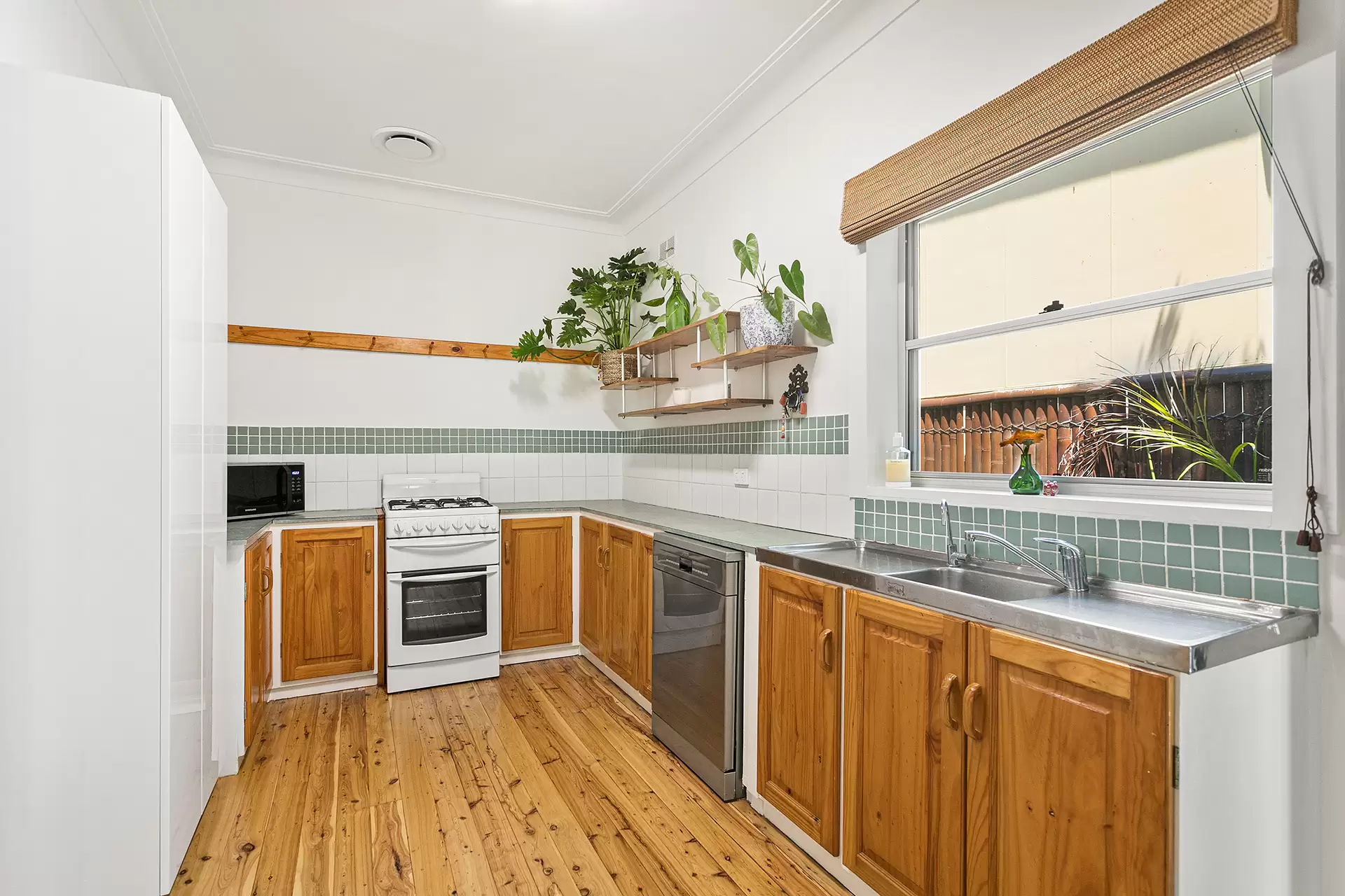 32 Cawley Street, Bellambi Sold by Laurence Morgan Real Estate - image 4