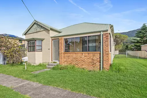 202 Lawrence Hargrave Drive, Thirroul Sold by Laurence Morgan Real Estate