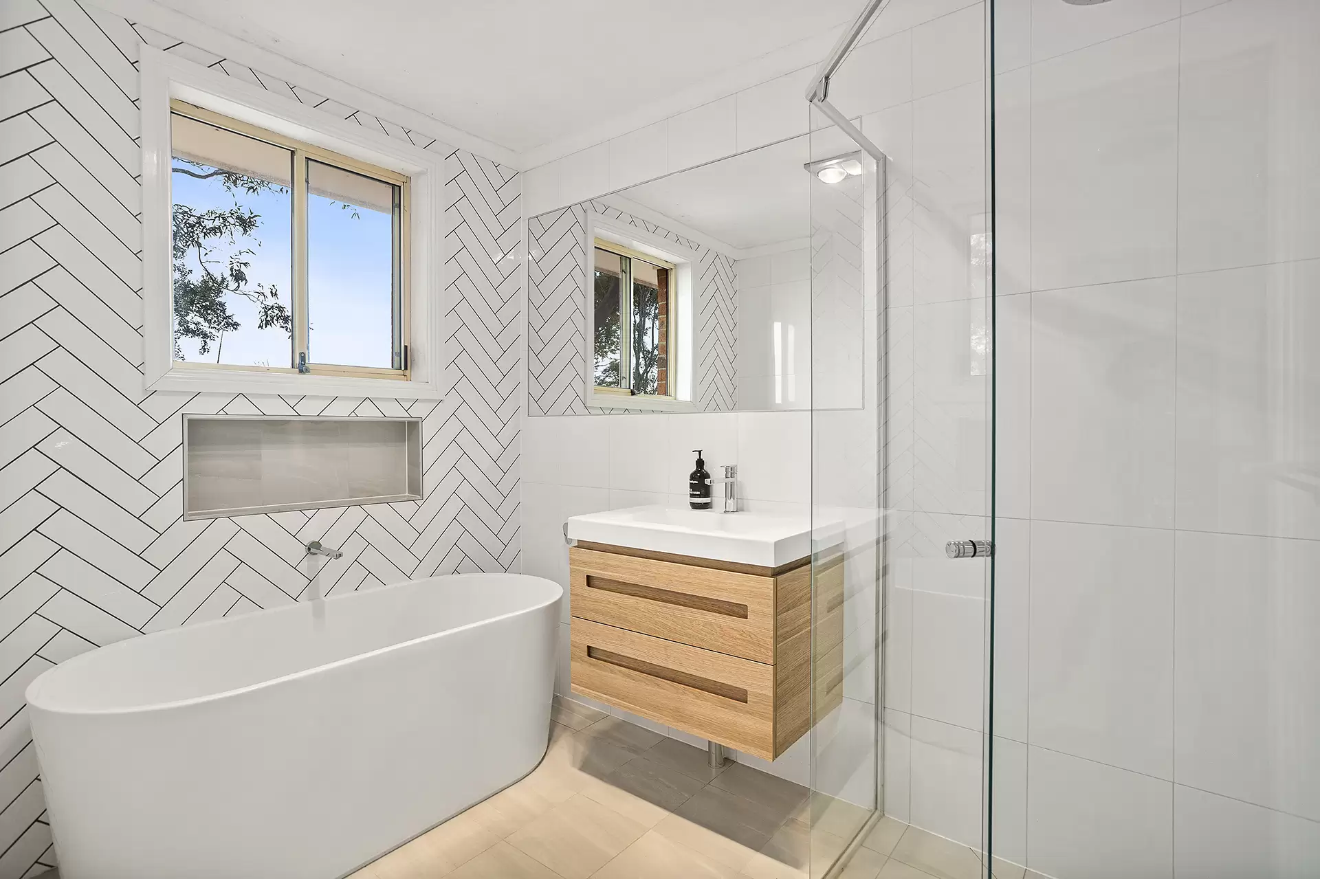 1/41-43 Robertson Street, Coniston Sold by Laurence Morgan Real Estate - image 8