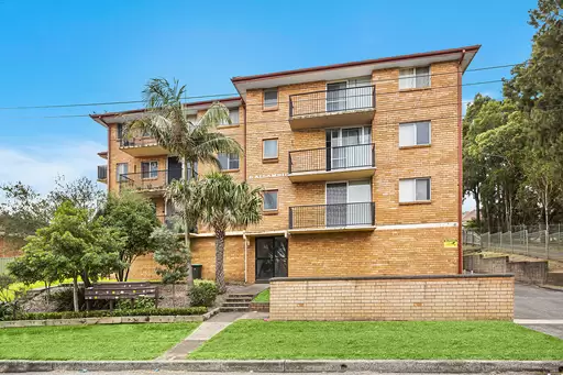 18/6 Eyre Place, Warrawong Sold by Laurence Morgan Real Estate