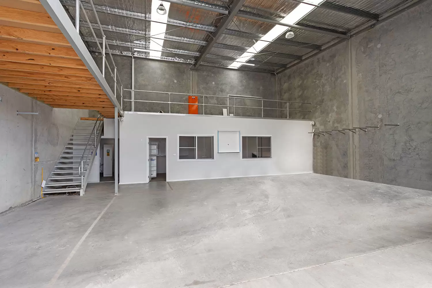 7/50 Montague Street, North Wollongong Sold by Laurence Morgan Real Estate - image 3