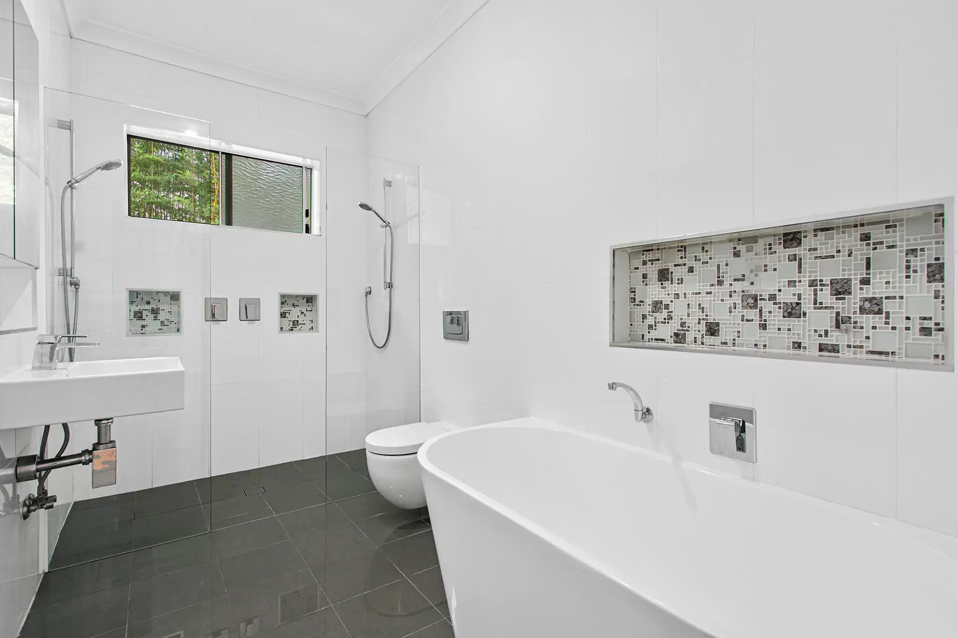 9 Kirton Road, Bellambi Sold by Laurence Morgan Real Estate - image 5