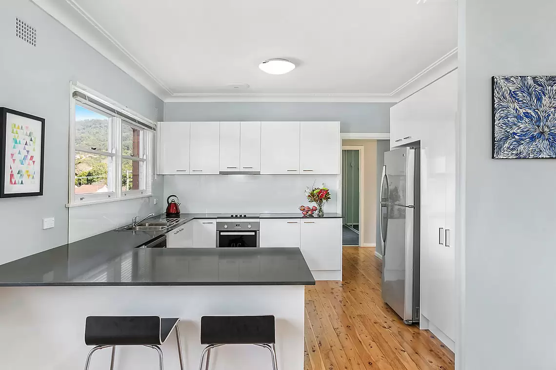 4 Hillcrest Avenue, Woonona Sold by Laurence Morgan Real Estate - image 2