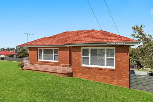 4 Hillcrest Avenue, Woonona Sold by Laurence Morgan Real Estate