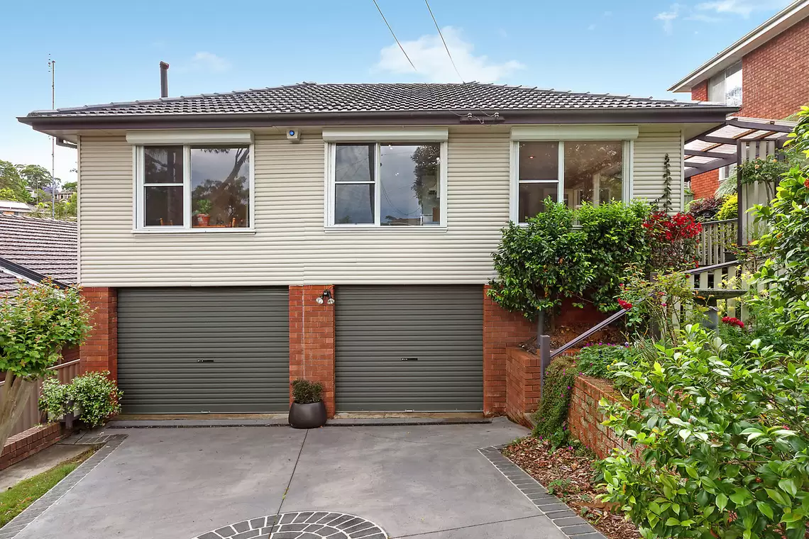 12 Koloona Avenue, Figtree Sold by Laurence Morgan Real Estate - image 1
