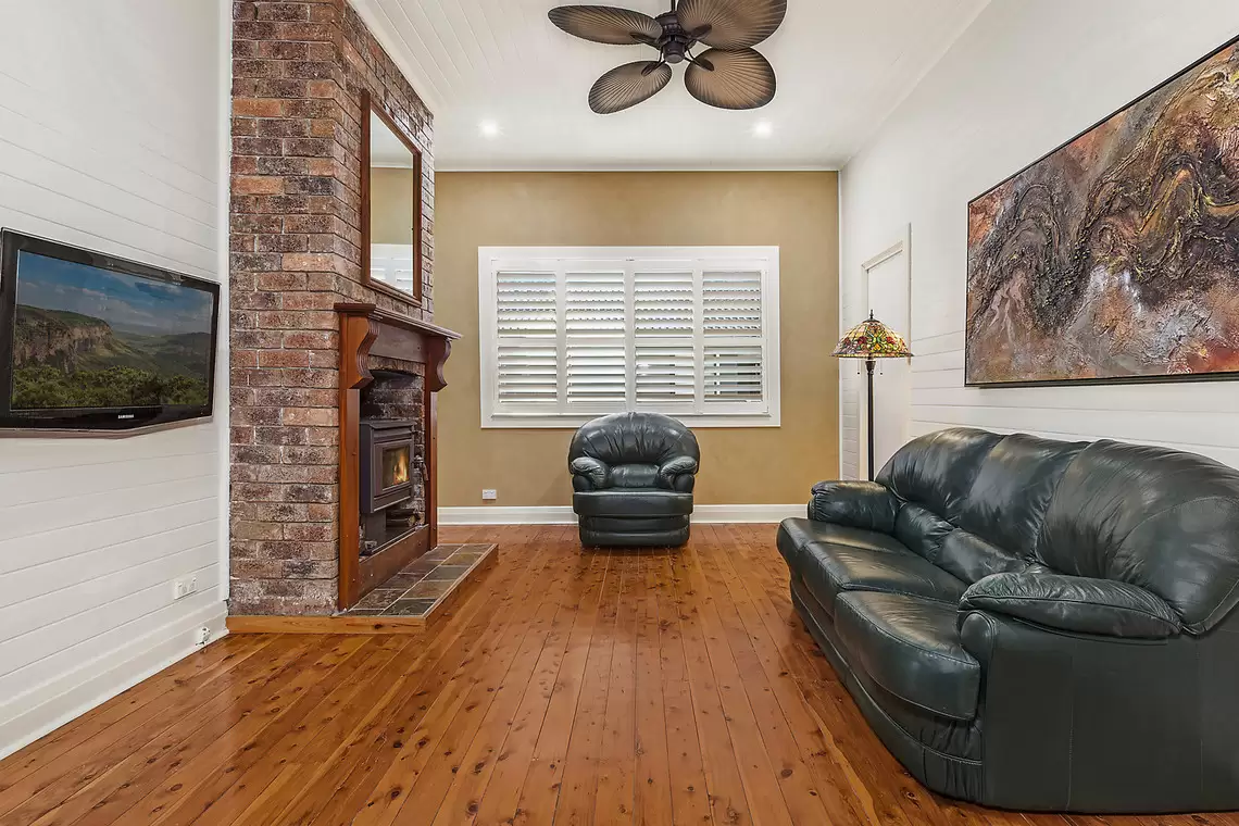 20 George Avenue, Bulli Sold by Laurence Morgan Real Estate - image 2