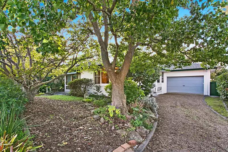 8 Bowman Close, Frenchs Forest Sold by Laurence Morgan Real Estate - image 1