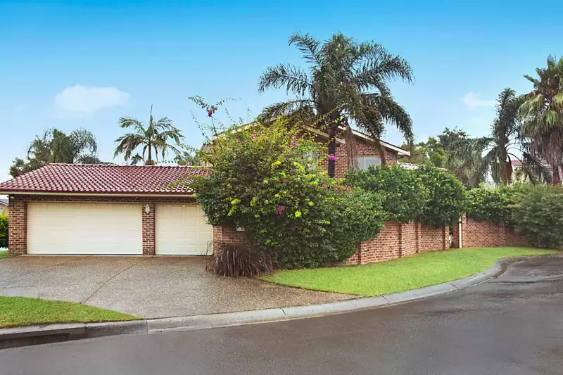 12 Hutchinson Drive, Balgownie Sold by Laurence Morgan Real Estate - image 1