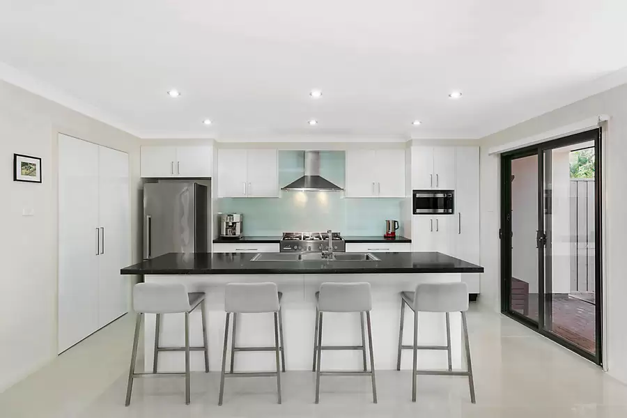 2/2c Nicholson Road, Woonona Sold by Laurence Morgan Real Estate - image 2