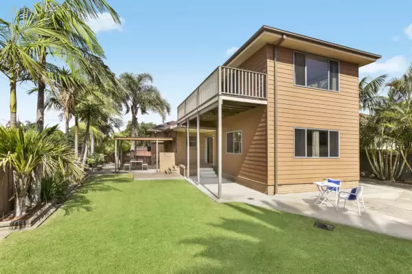 32 Davidson Avenue, Woonona Sold by Laurence Morgan Real Estate - image 1