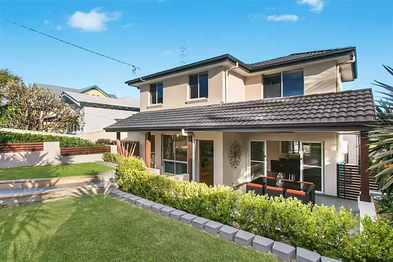 6 Gray Street, Woonona Sold by Laurence Morgan Real Estate - image 1