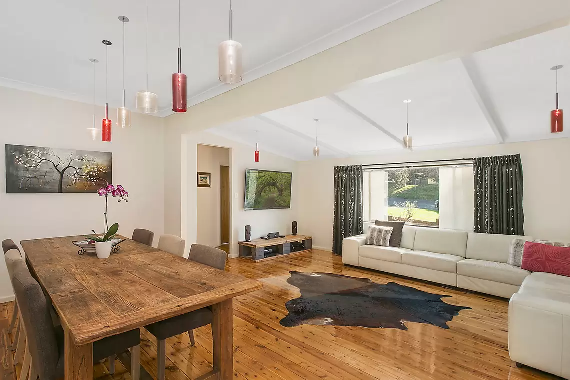 4 Dumbrell Road, Bulli Sold by Laurence Morgan Real Estate - image 2