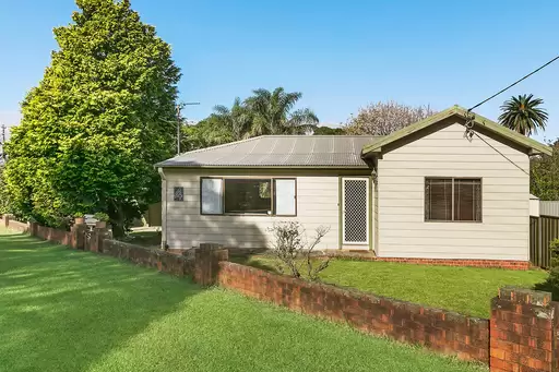 4 Dumbrell Road, Bulli Sold by Laurence Morgan Real Estate