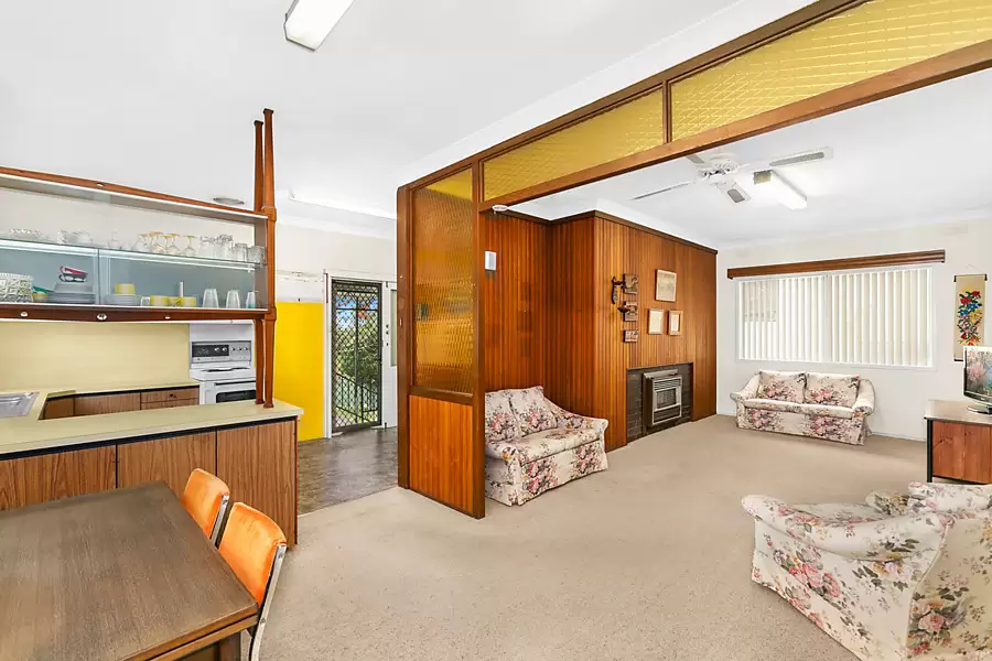30 Hobart Street, Bulli Sold by Laurence Morgan Real Estate - image 2