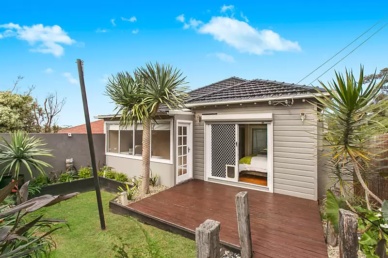 124 Princes Highway, Thirroul Sold by Laurence Morgan Real Estate - image 1