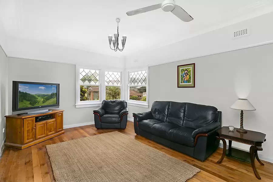 103 Campbell Street, Woonona Sold by Laurence Morgan Real Estate - image 2