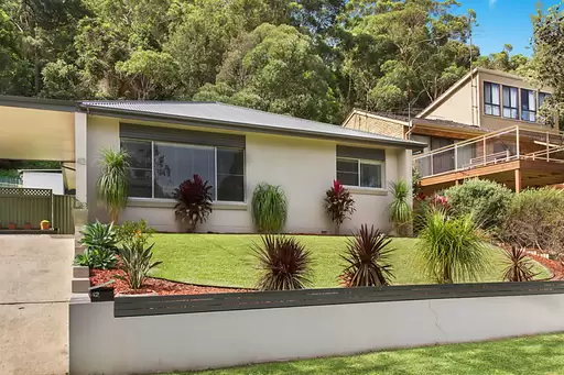 42 Alanson Avenue, Bulli Sold by Laurence Morgan Real Estate