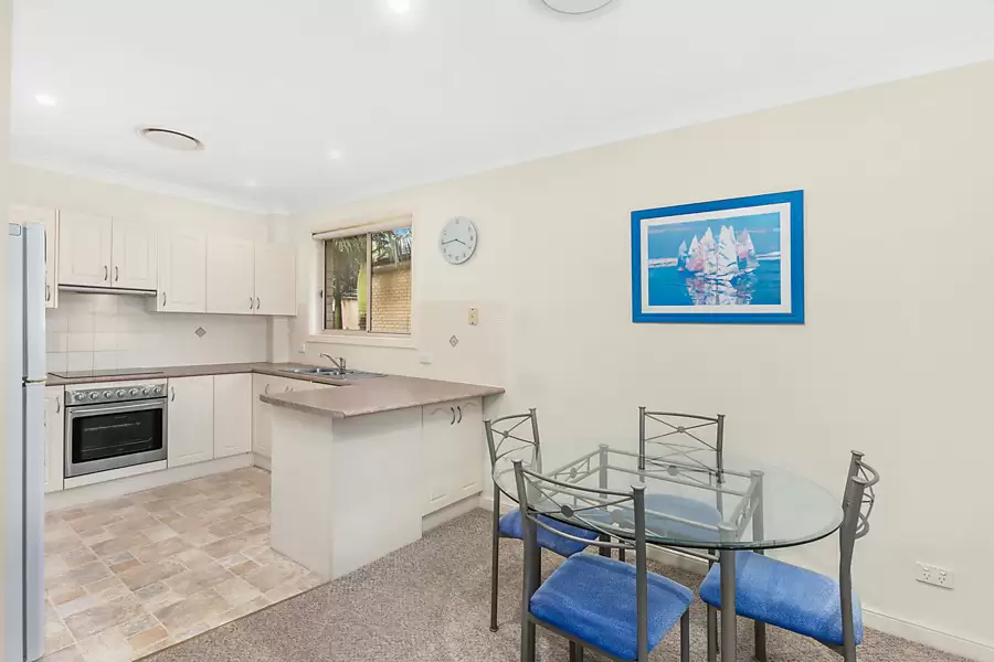 18/14 Raymond Road, Thirroul Sold by Laurence Morgan Real Estate - image 3