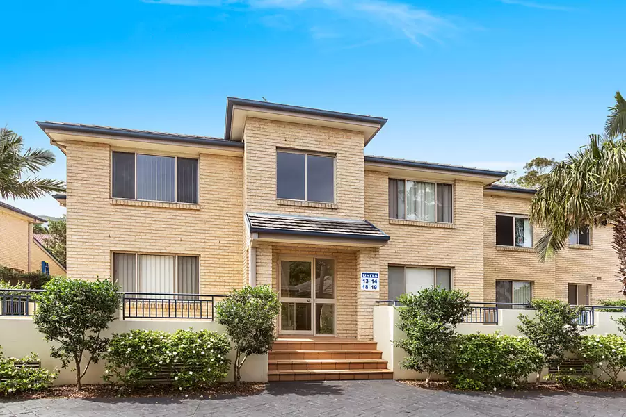 18/14 Raymond Road, Thirroul Sold by Laurence Morgan Real Estate - image 1