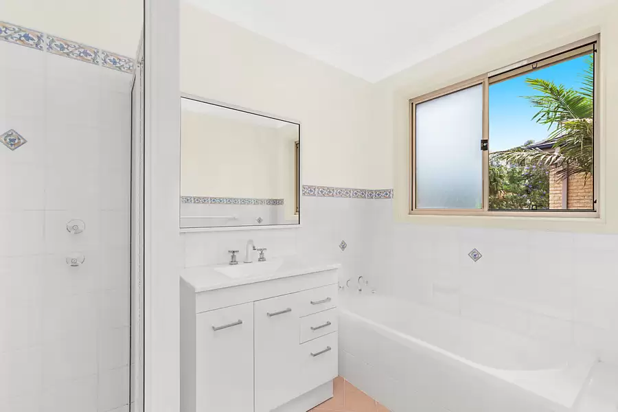 18/14 Raymond Road, Thirroul Sold by Laurence Morgan Real Estate - image 2