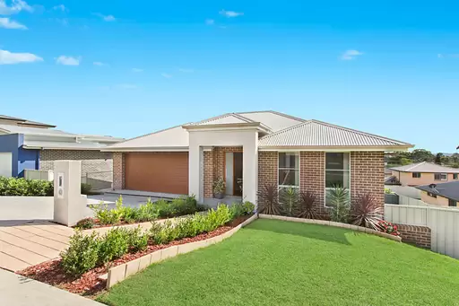 16 Mary Davis Avenue, Koonawarra Sold by Laurence Morgan Real Estate