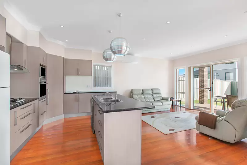 16 Mary Davis Avenue, Koonawarra Sold by Laurence Morgan Real Estate - image 2
