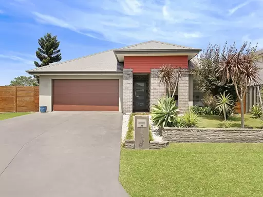 21 Johnston Avenue, Haywards Bay Sold by Laurence Morgan Real Estate