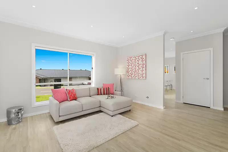2/25 Mary Davis Avenue, Koonawarra Sold by Laurence Morgan Real Estate - image 4
