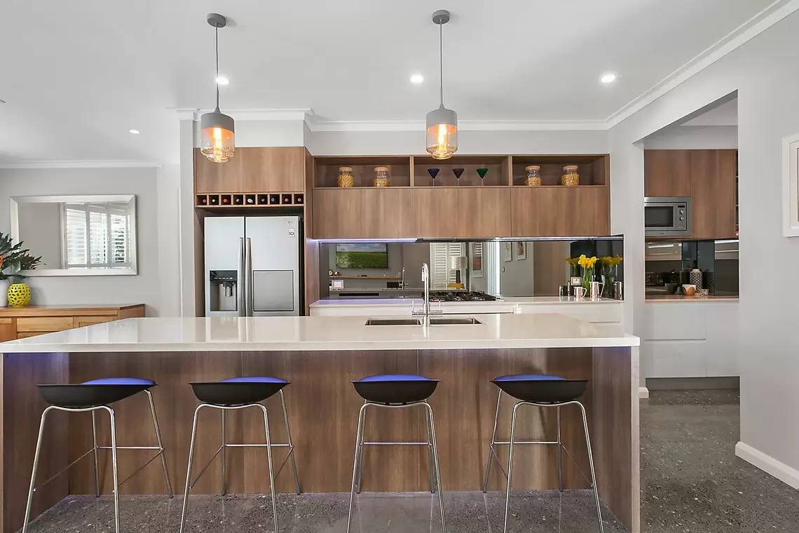 395 Lawrence Hargrave Drive, Thirroul Sold by Laurence Morgan Real Estate - image 2