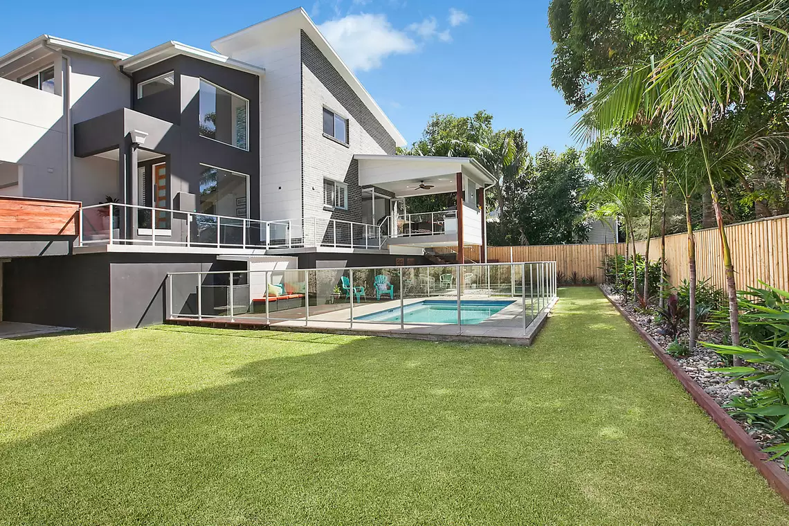 395 Lawrence Hargrave Drive, Thirroul Sold by Laurence Morgan Real Estate - image 1