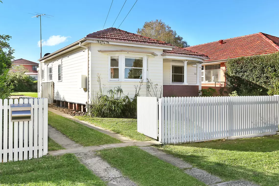 54 Balgownie Road, Fairy Meadow Sold by Laurence Morgan Real Estate - image 1