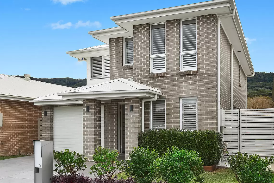 10 Samuel Close, Thirroul Sold by Laurence Morgan Real Estate - image 1