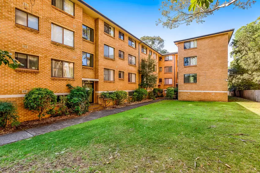 16/8 Macquarie Street, Wollongong Sold by Laurence Morgan Real Estate - image 1